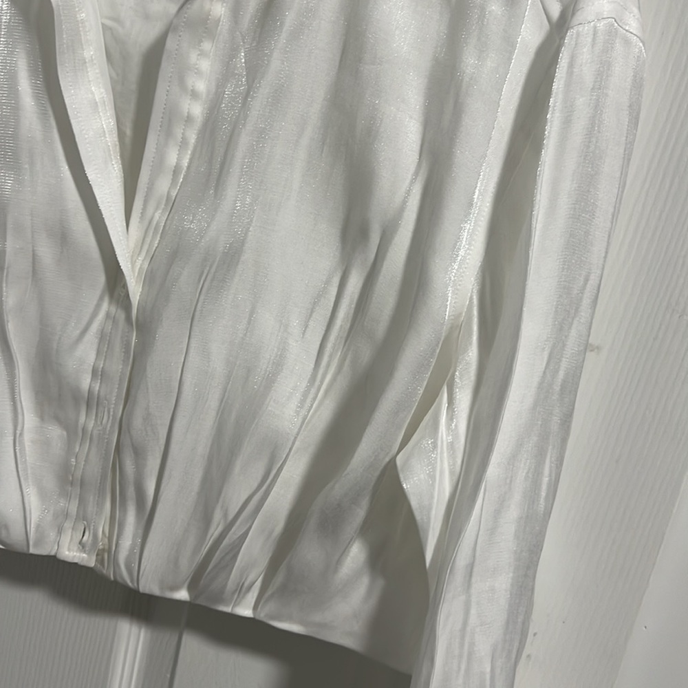Bcbgeneration White Shiny Cropped Blouse, Size M - image 3